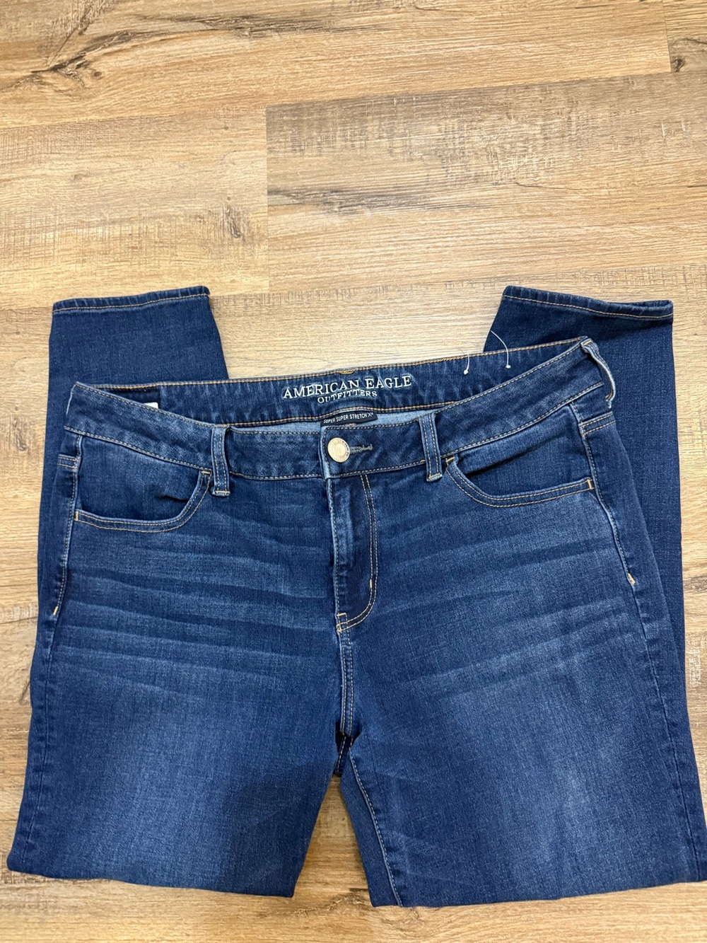 American Eagle Outfitters Women's Skinny Jeans in Dark Blue Wash